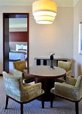 фото отеля Renaissance Tianjin Lakeview Hotel