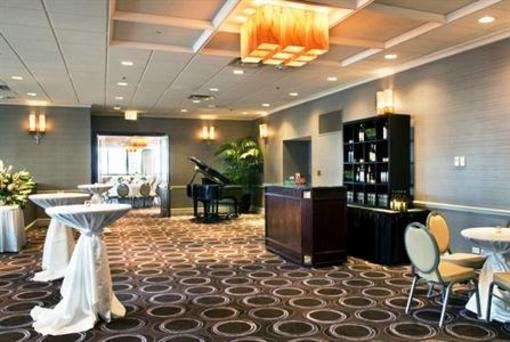 фото отеля Holiday Inn Chicago - Mart Plaza