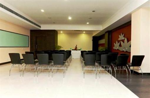 фото отеля The Lotus Serviced Apartment Burkit Road