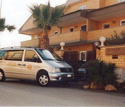 фото отеля Hotel Euro House Suites