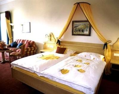 фото отеля Hotel Zur Linde Mistelbach
