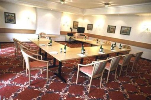фото отеля Hotel Zur Linde Mistelbach