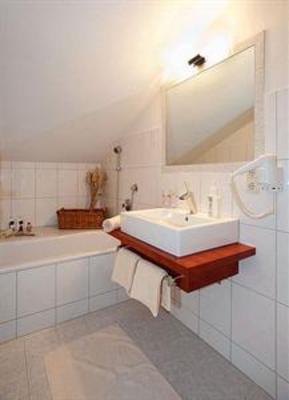фото отеля Hotel Gasthof zum Goldenen Lowen