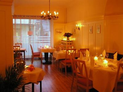 фото отеля Hotel Zur Post Neumagen-Dhron