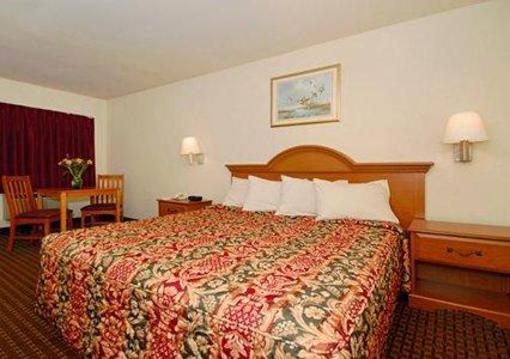 фото отеля Econo Lodge Intown