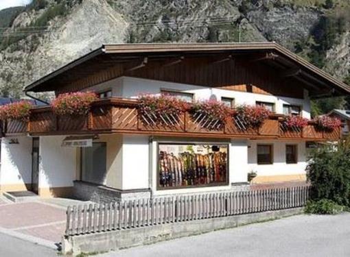 фото отеля Appartement Sporthutte Fiegl Langenfeld