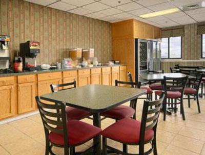 фото отеля Super 8 Henrietta/Rochester