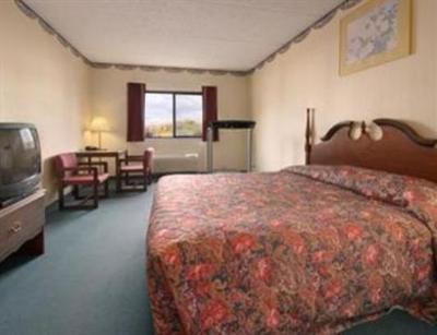 фото отеля Super 8 Henrietta/Rochester