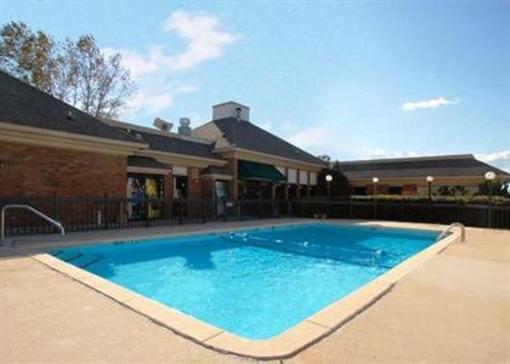 фото отеля Rodeway Inn Fayetteville