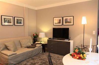 фото отеля Appartement The Heart of Paris - Place Des Vosges