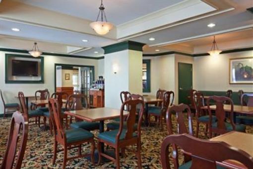 фото отеля Holiday Inn Express Amherst-Hadley