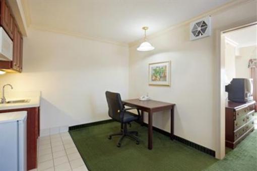 фото отеля Holiday Inn Express Amherst-Hadley