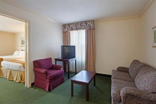 фото отеля Holiday Inn Express Amherst-Hadley