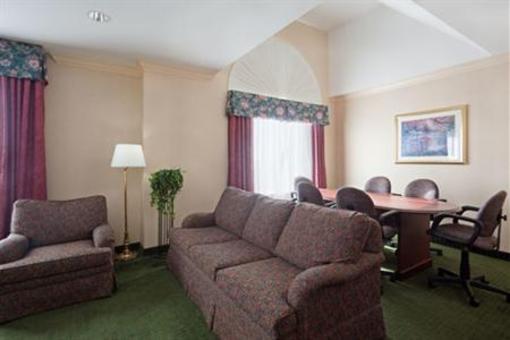 фото отеля Holiday Inn Express Amherst-Hadley