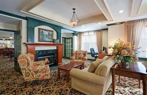фото отеля Holiday Inn Express Amherst-Hadley