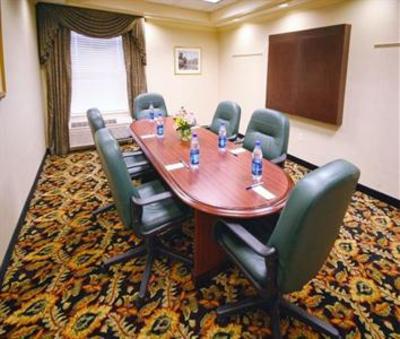 фото отеля Holiday Inn Express Amherst-Hadley