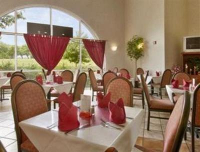 фото отеля Ramada Inn & Suites Sea Tac Airport