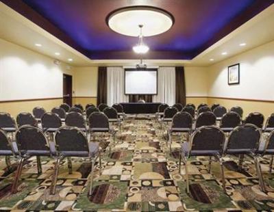 фото отеля La Quinta Inn & Suites Denver Gateway Park