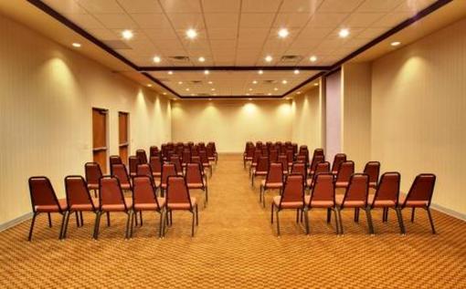 фото отеля Holiday Inn Express Omaha Southwest