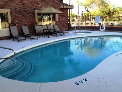 фото отеля Holiday Inn Express & Suites Phoenix Tempe University