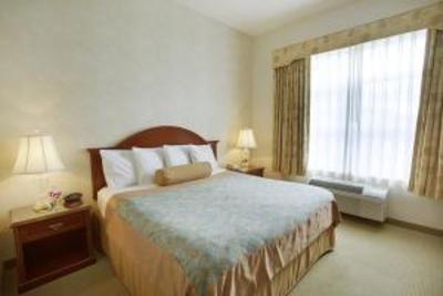 фото отеля BEST WESTERN PLUS Lawnfield Inn & Suites