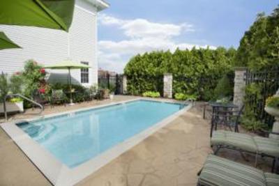 фото отеля BEST WESTERN PLUS Lawnfield Inn & Suites