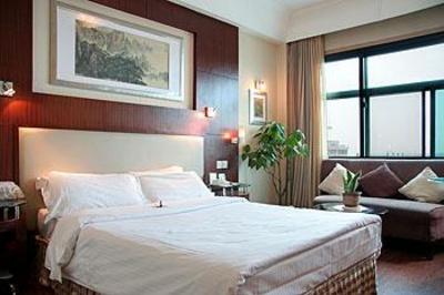 фото отеля Red Crowned Crane Hotel