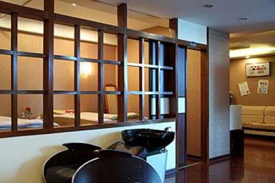 фото отеля Red Crowned Crane Hotel