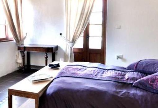 фото отеля No. 19 Executive Suites
