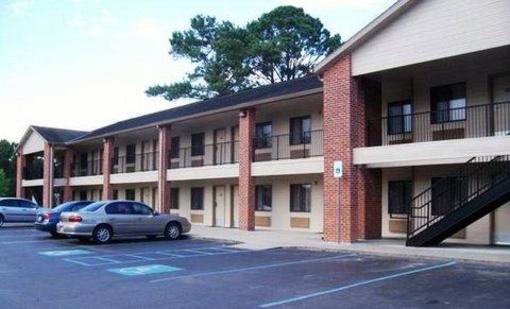 фото отеля Oak Tree Inn Livonia Airline Highway