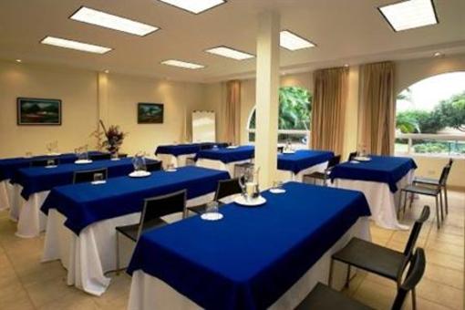 фото отеля Apartotel & Suites Villas del Rio
