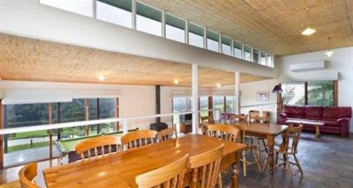 фото отеля King Parrot Cottages & Conference Retreat