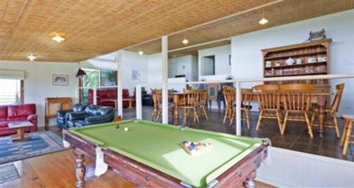 фото отеля King Parrot Cottages & Conference Retreat