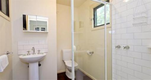 фото отеля King Parrot Cottages & Conference Retreat