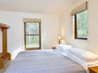 фото отеля King Parrot Cottages & Conference Retreat