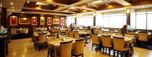 фото отеля Surya Royal Hotel
