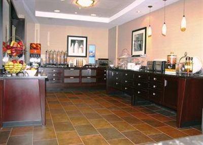 фото отеля Hampton Inn Suites Detroit-Canton