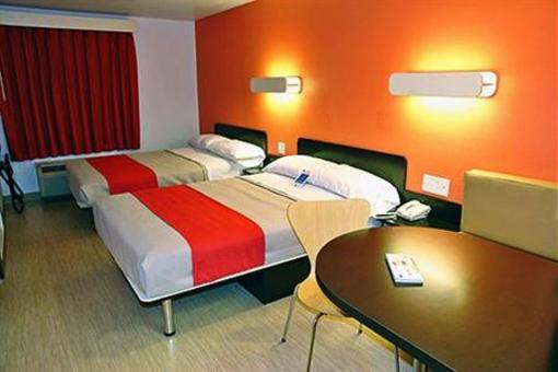 фото отеля Motel 6 - State Street