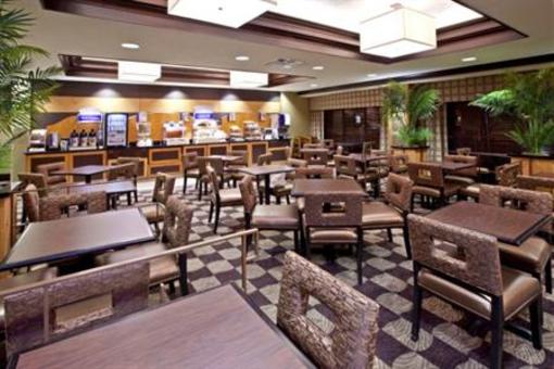 фото отеля Holiday Inn Express Hotel & Suites Seymour