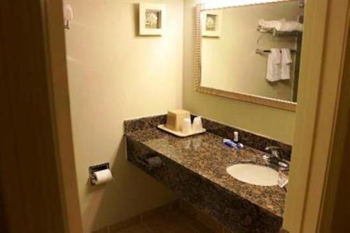 фото отеля Cape Shore Inn