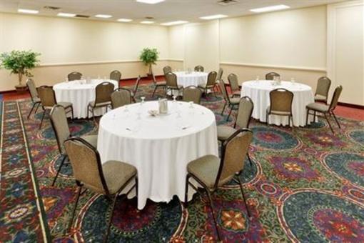 фото отеля Crowne Plaza Hotel Hartford - Cromwell