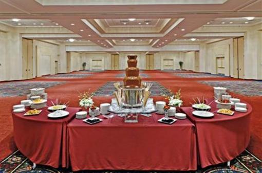 фото отеля Crowne Plaza Hotel Hartford - Cromwell