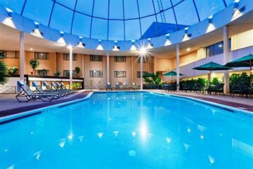 фото отеля Crowne Plaza Hotel Hartford - Cromwell