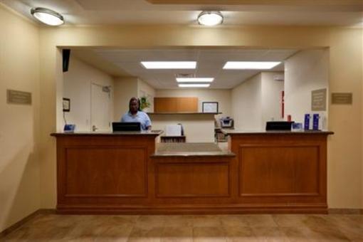 фото отеля Candlewood Suites San Antonio NW Near Seaworld