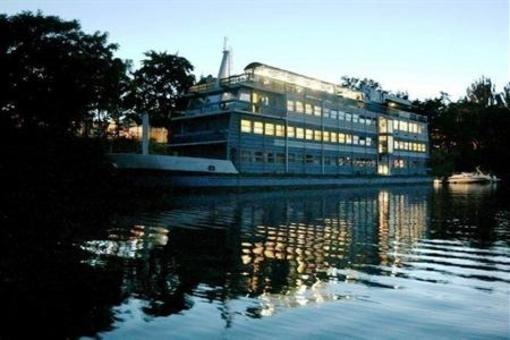 фото отеля Botel Vodnik Prague