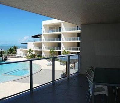 фото отеля Vue Luxury Apartments Trinity Beach