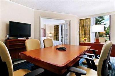 фото отеля Hilton Suites Atlanta Perimeter