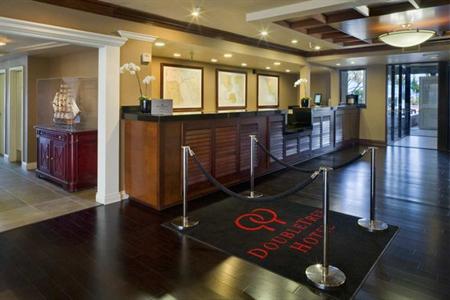 фото отеля DoubleTree by Hilton Berkeley Marina