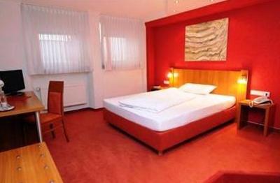 фото отеля Hotel zur Krone Wuppertal