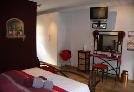 фото отеля Ponciana Superior Guesthouse